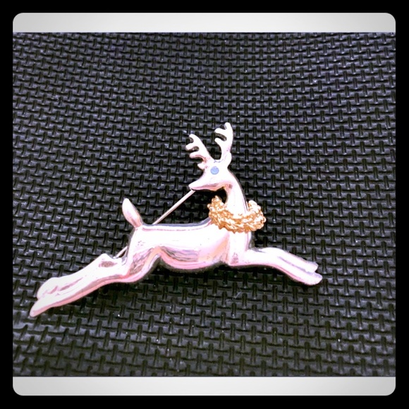🐾 Gorgeous vintage reindeer pin - Picture 1 of 3